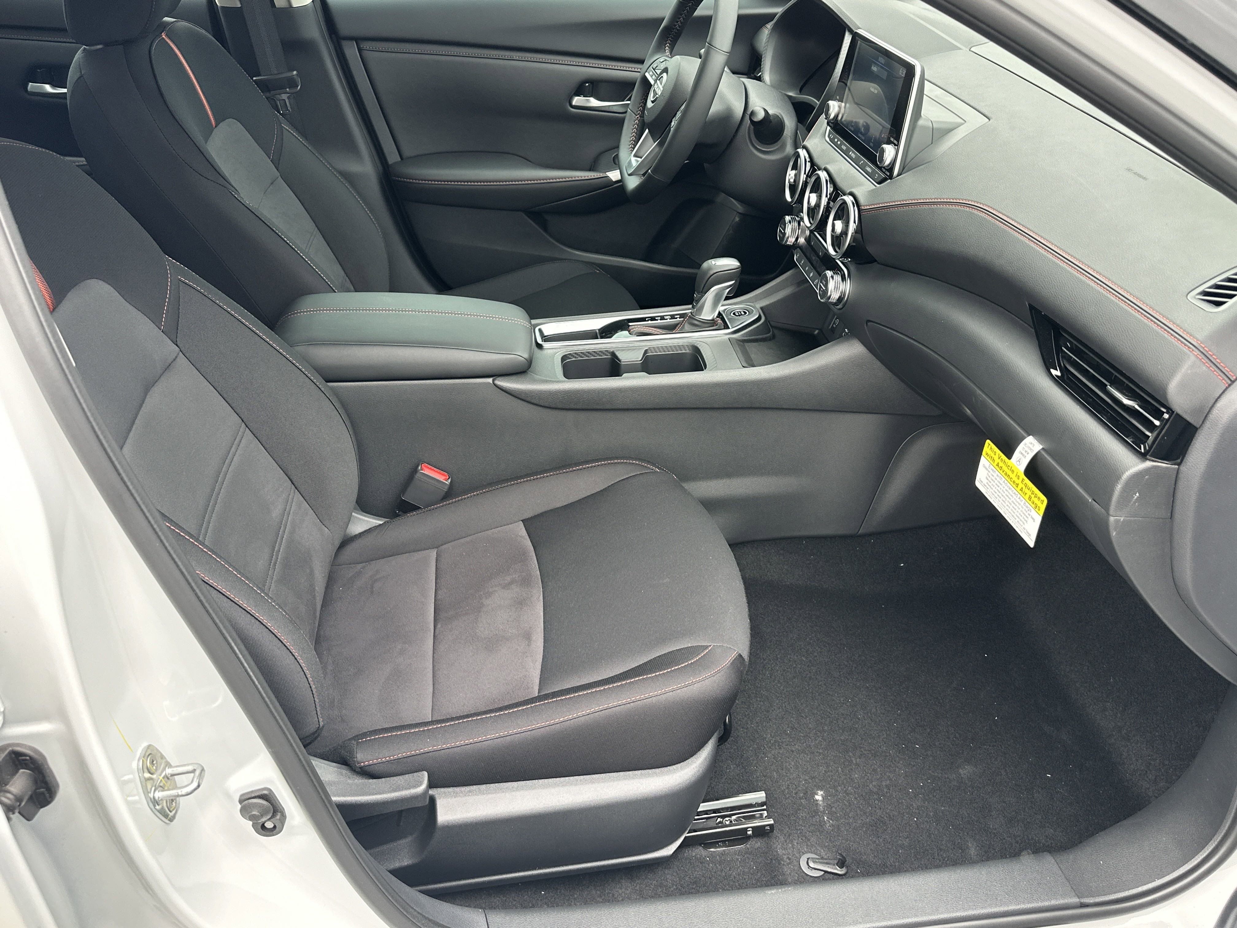 2025 Nissan Sentra SR - Photo 14