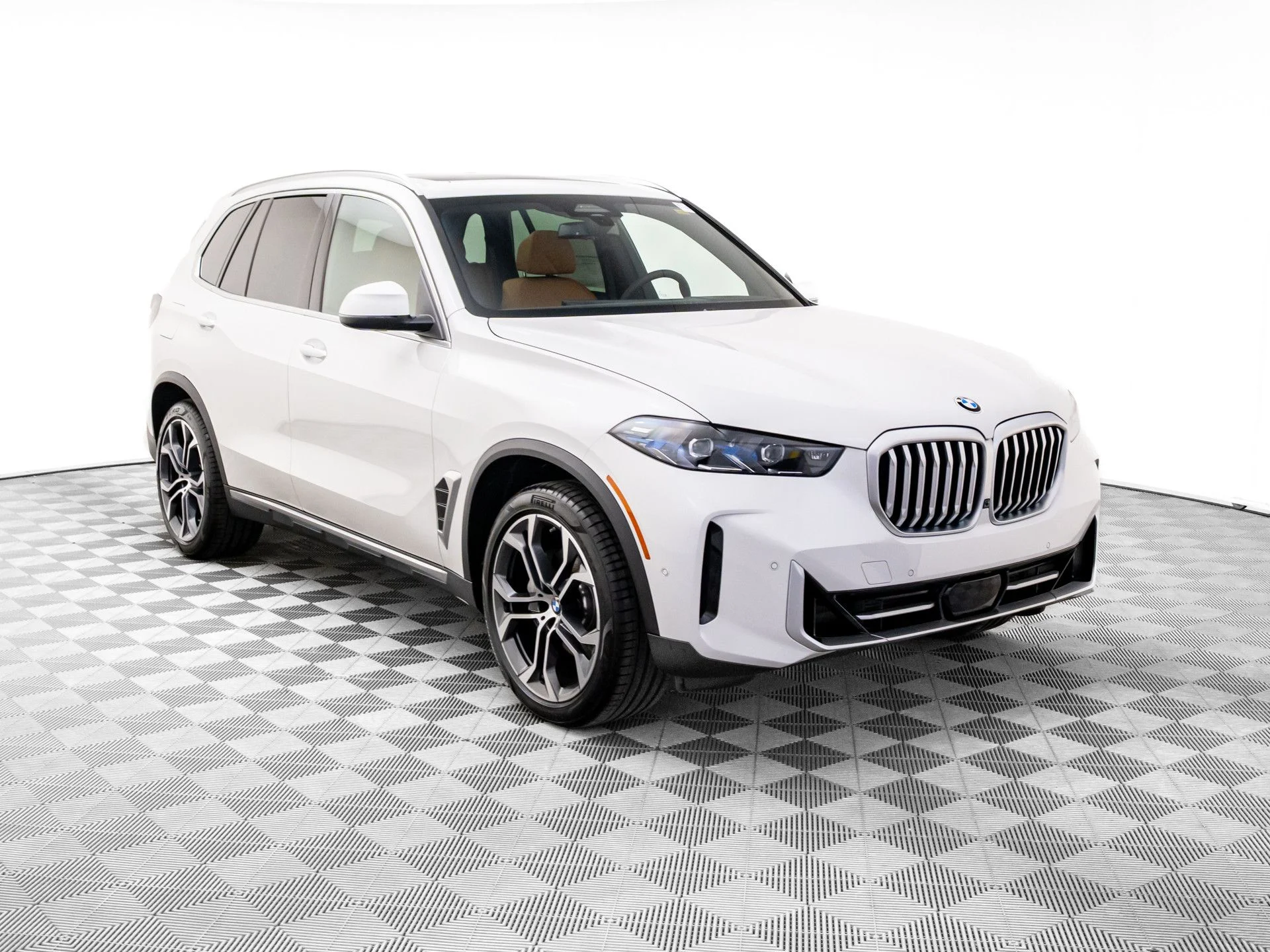 Used 2026 White BMW xDrive40i image 8
