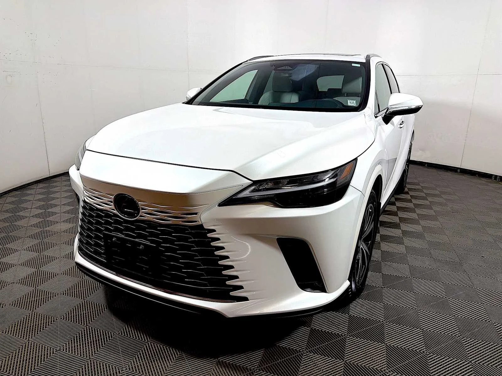 Used 2023 Eminent White Pearl Lexus Premium image 3