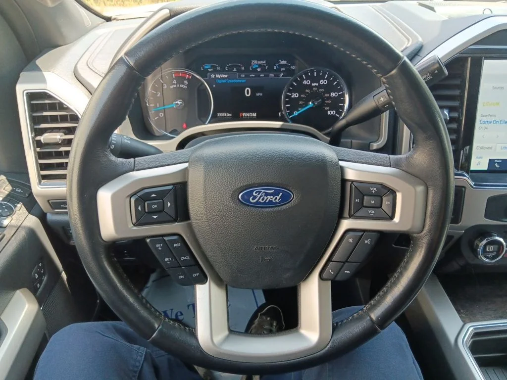 Used 2022 Star White Metallic Tri-Coat Ford Lariat image 18