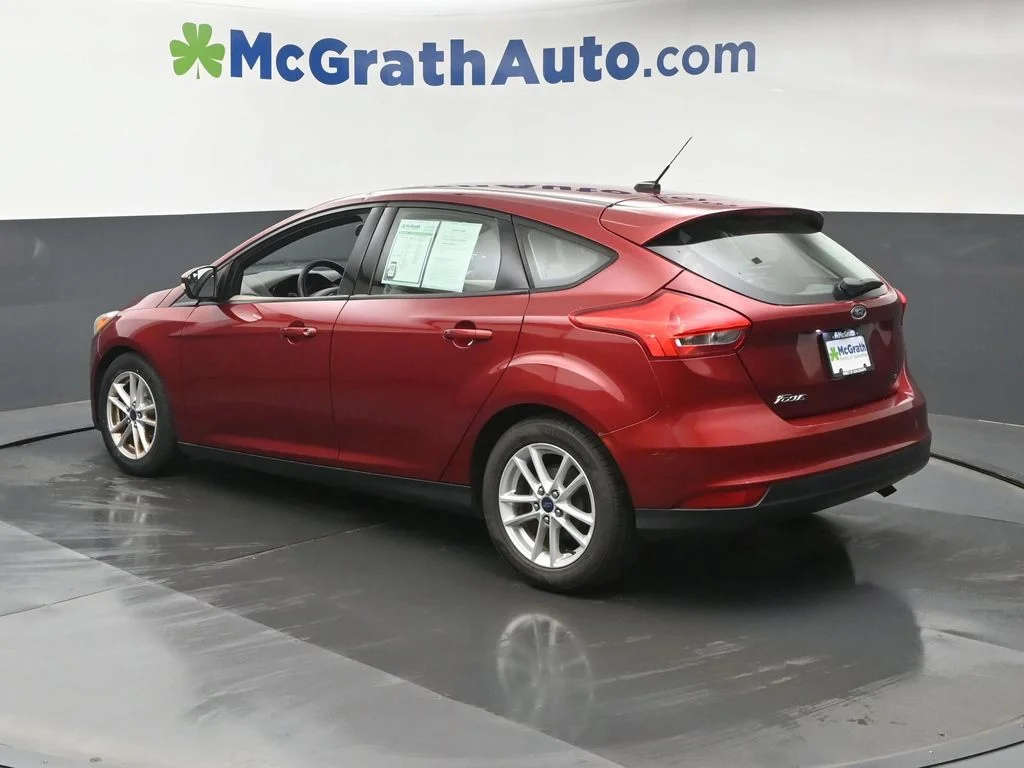 Used 2015 Red Ford SE image 25