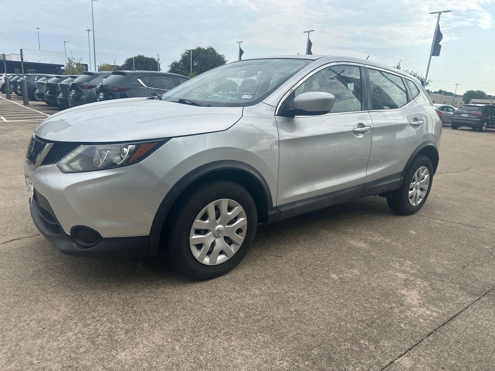 Used 2019 Brilliant Silver Metallic Nissan S image 6
