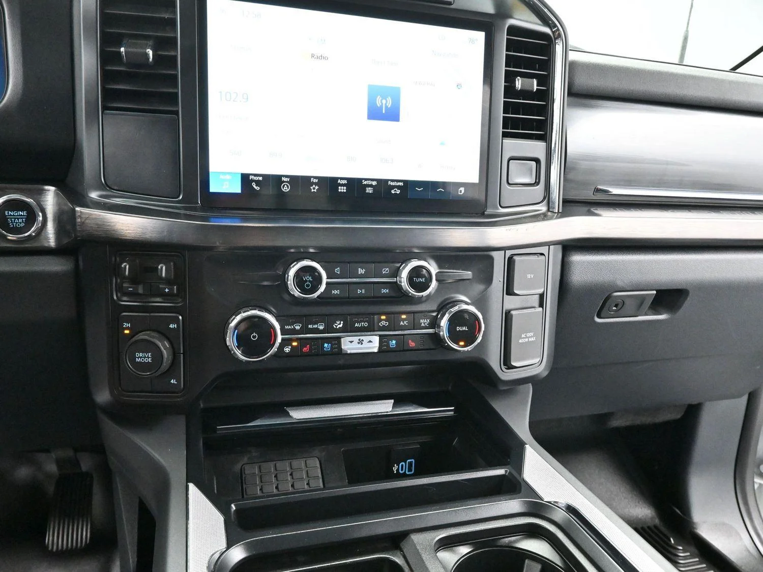Used 2024 Oxford White Ford LARIAT image 20