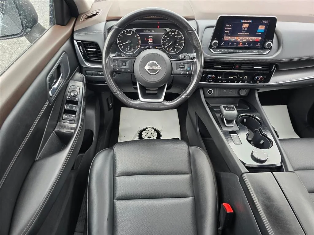 Used 2023 Gray Nissan SV image 3
