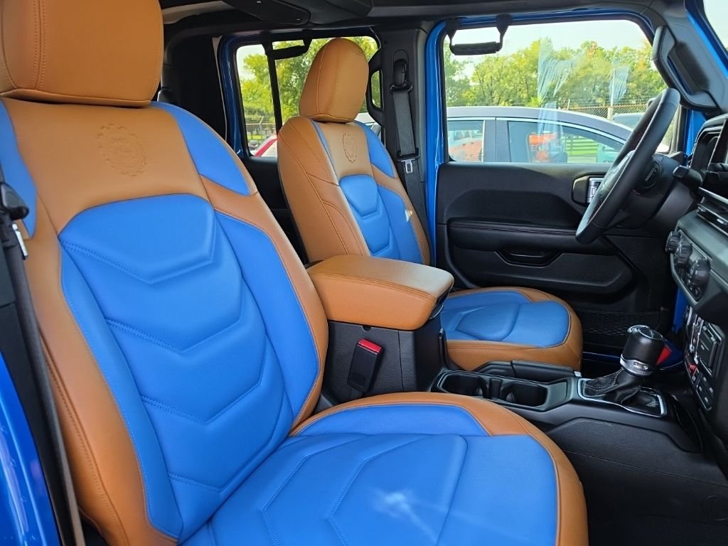 Used 2024 Blue Pearl Jeep Rubicon image 21