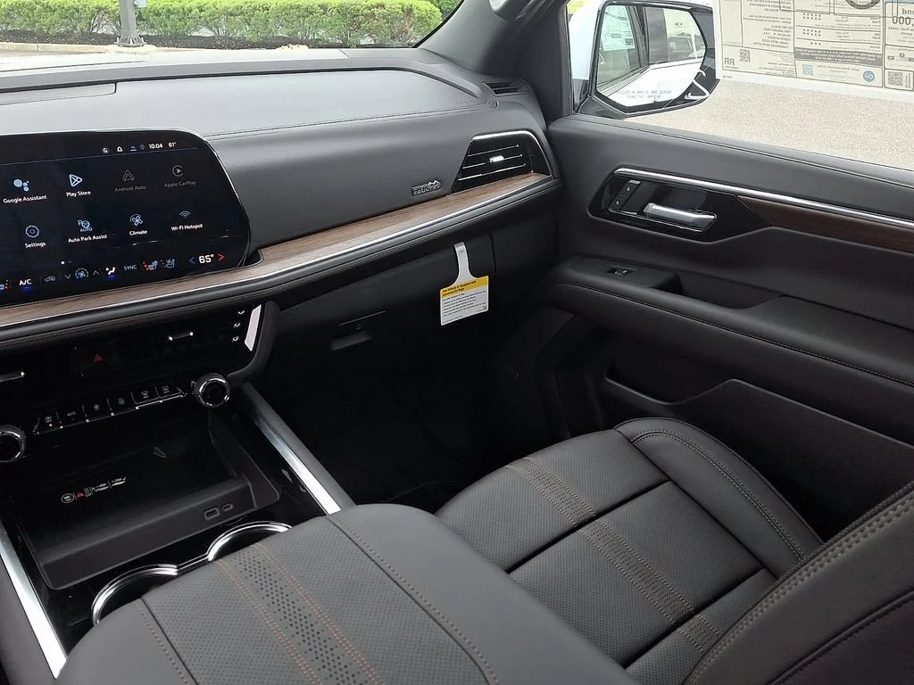 New 2026 Polar White Tricoat Chevrolet High Country image 12