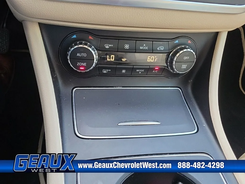 Used 2019 White Mercedes-Benz GLA 250 image 16