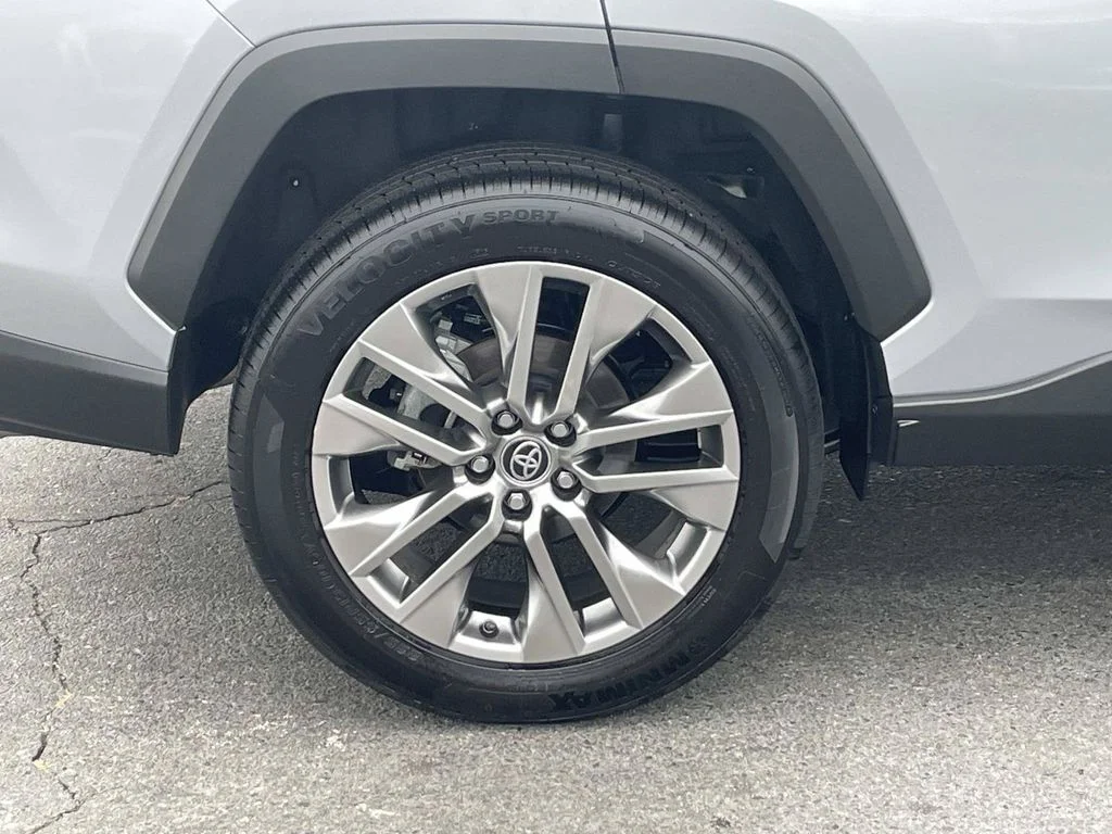 2023 Toyota RAV4 XLE Premium - Photo 9