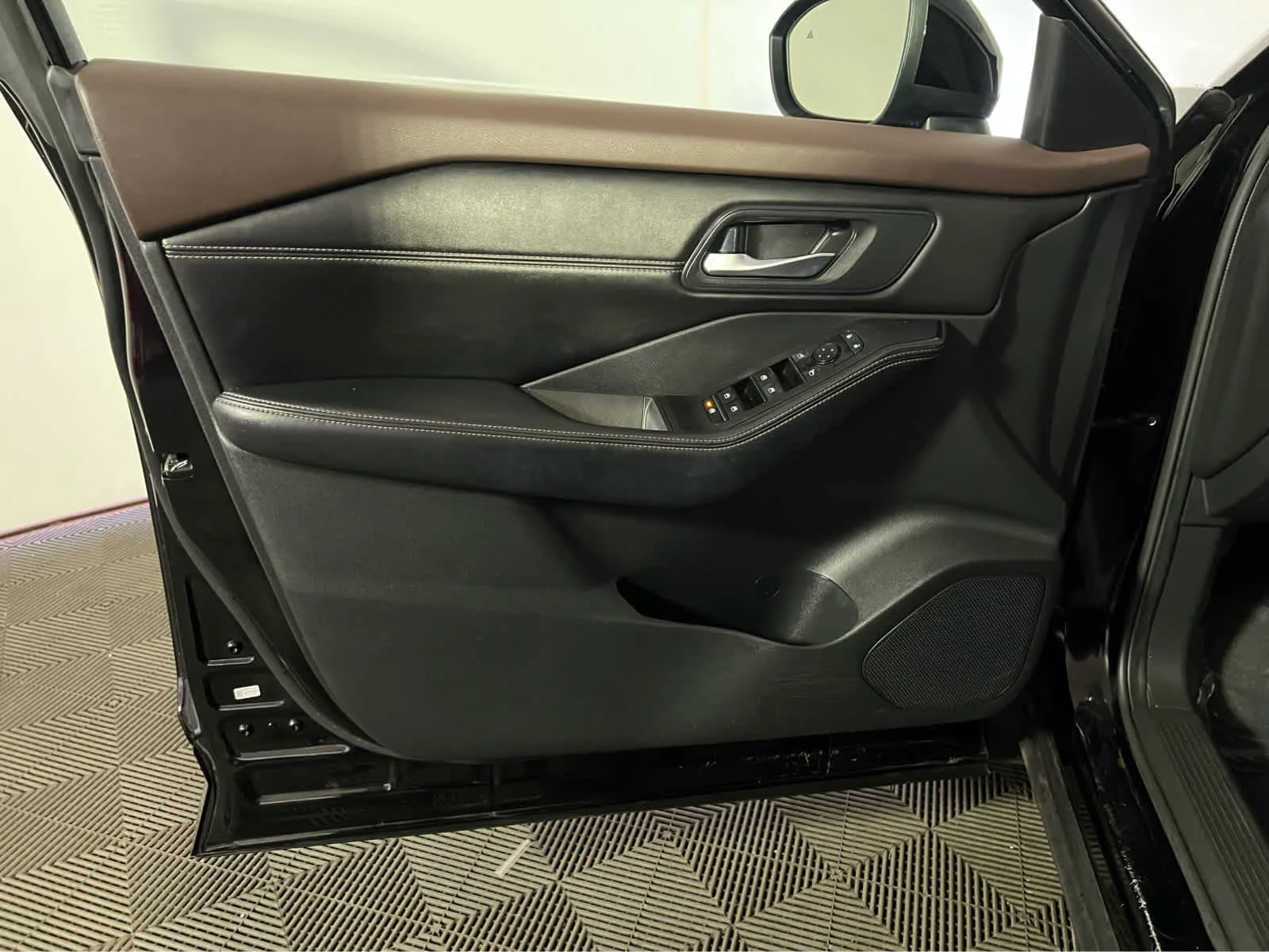 Certified Used 2023 Super Black Nissan SV image 24