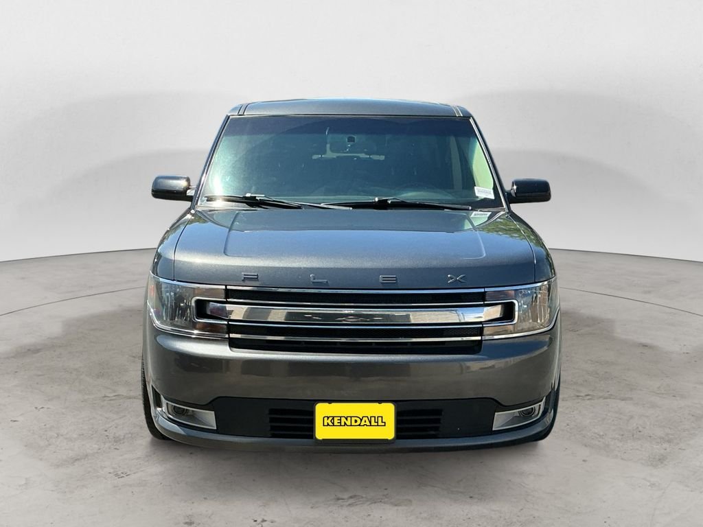 Used 2019 Gray Ford SEL image 2