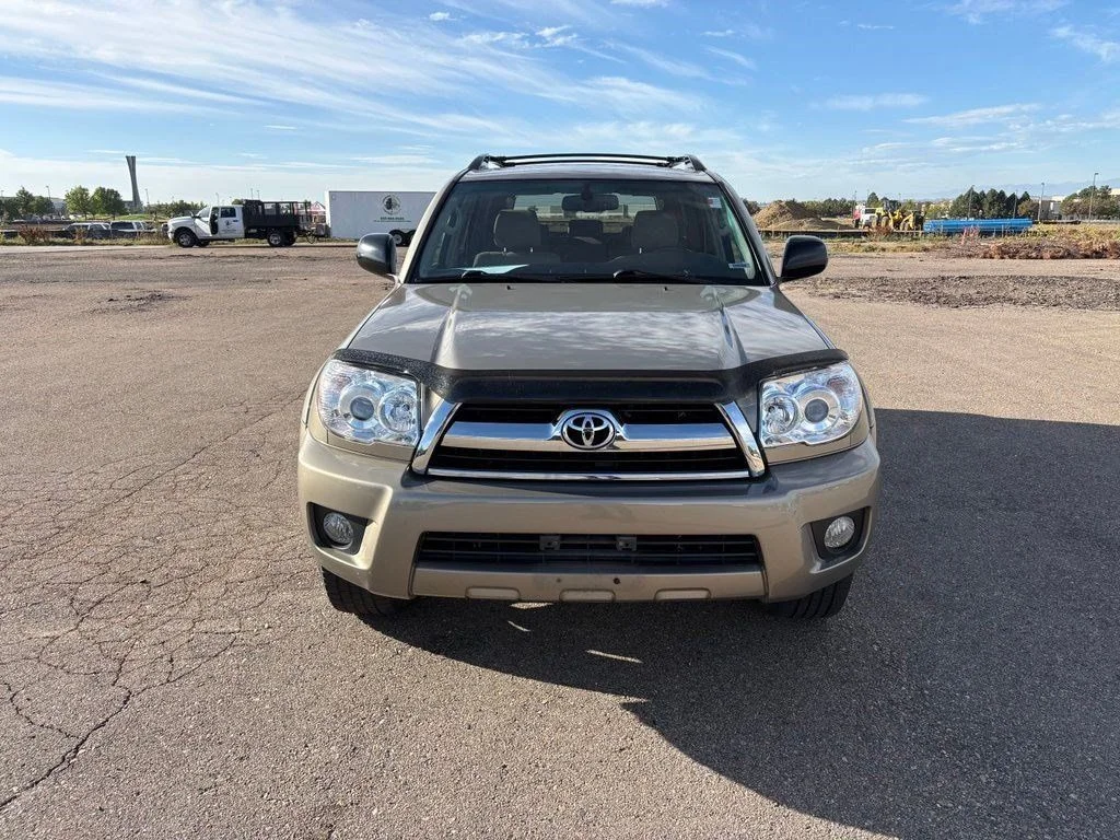 Used 2007 Gold Toyota SR5 image 2