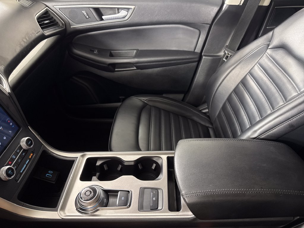 Used 2023 Silver Ford SEL image 22