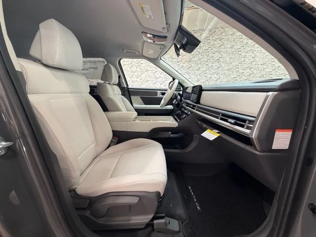 New 2026 Hampton Gray Hyundai SE image 9
