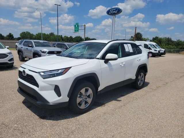 Used 2024 Ice Toyota XLE image 17