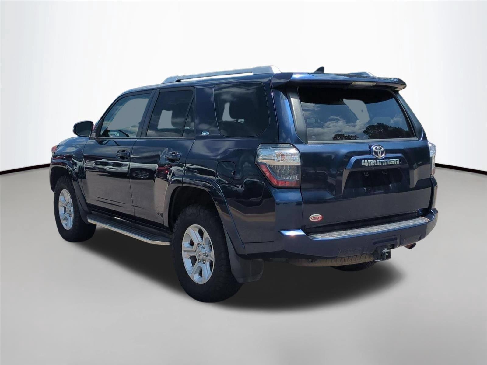 Used 2018 Nautical Blue Metallic Toyota SR5 Premium image 3