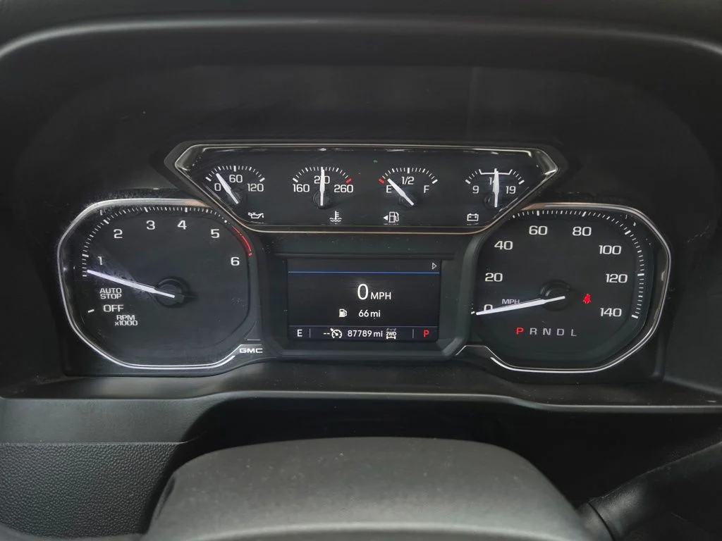 Used 2021 Red GMC Elevation image 22