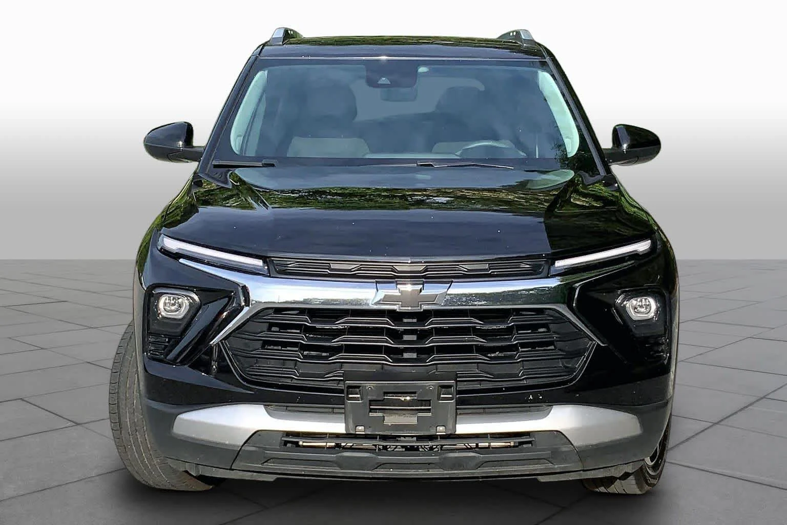 Used 2025 Mosaic Black Metallic Chevrolet LT image 4