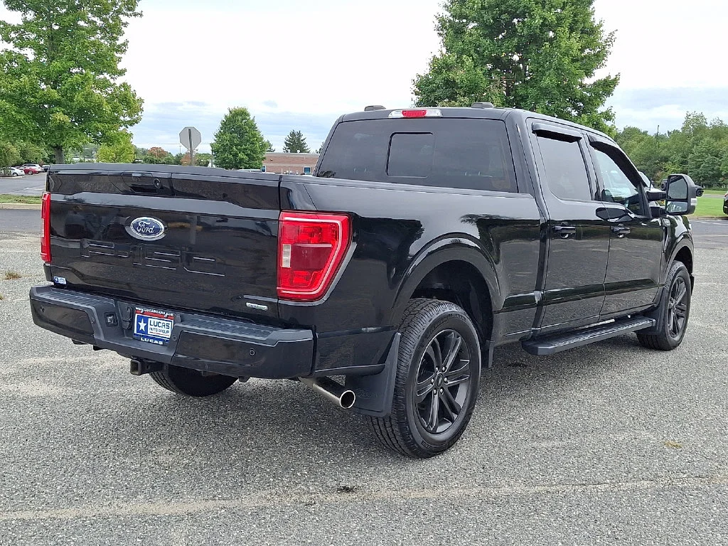 Used 2022 Black Ford XLT image 11