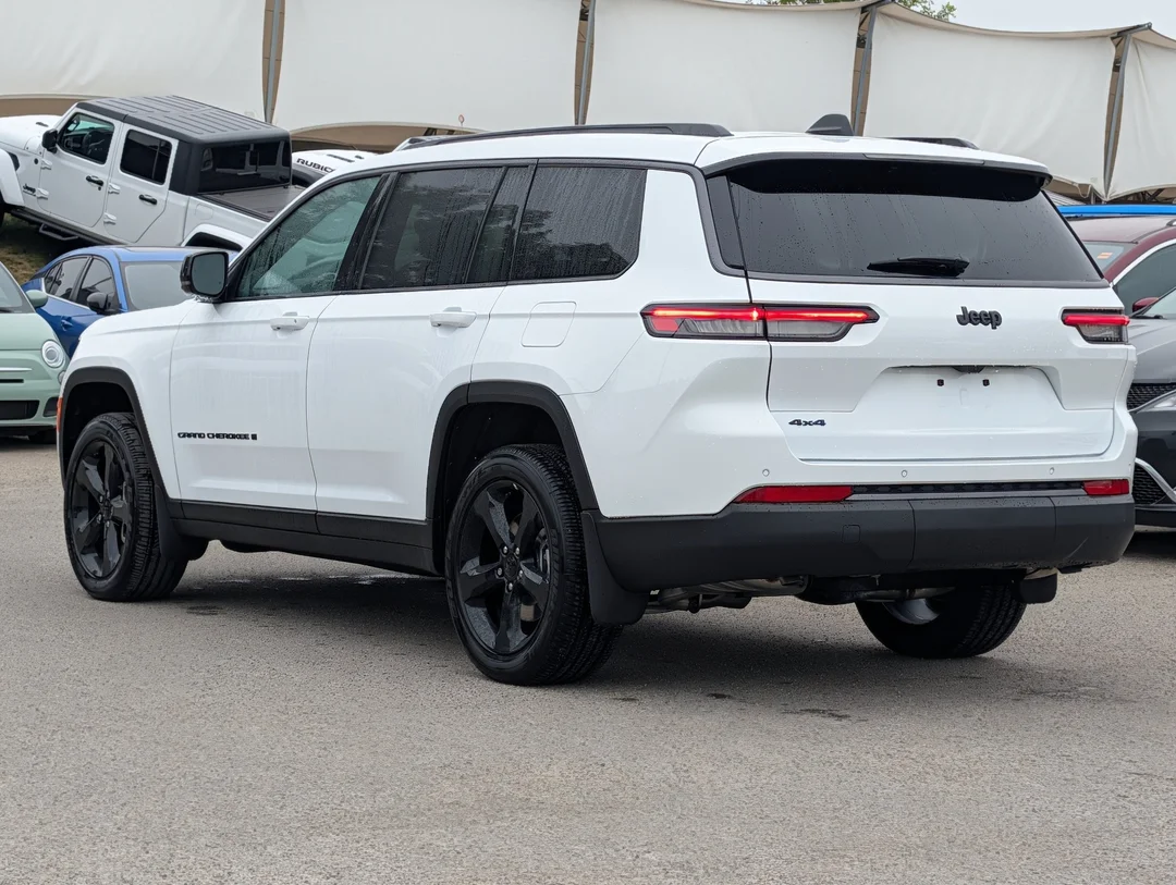 New 2026 White Jeep Altitude - - 4x4 - 20 Gloss Black Wheels - Remote Start - Capri Leatherette & More! image 6