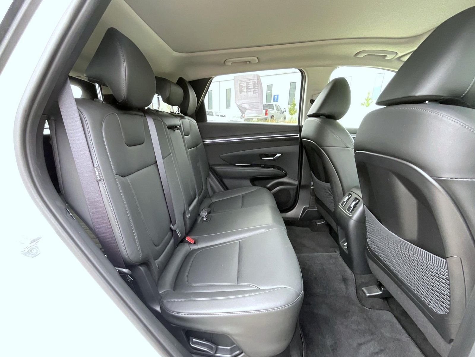 Used 2024 White Hyundai SEL Convenience image 19