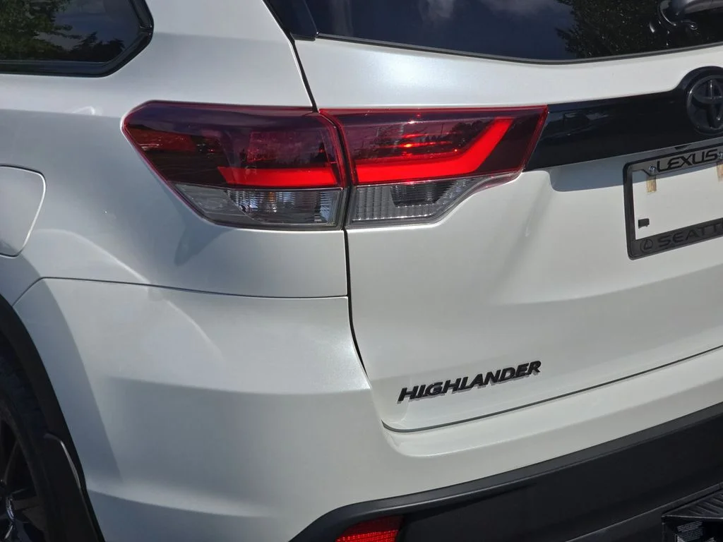 Used 2019 White Toyota SE image 38