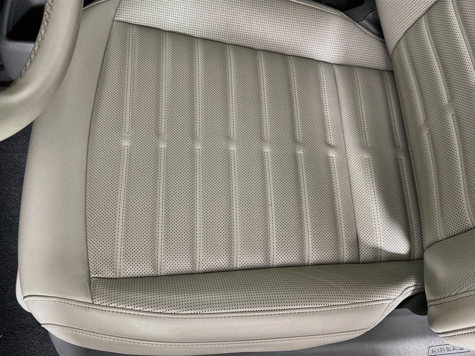Used 2024 Ivory Silver Kia Land image 20