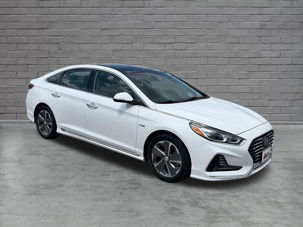 Used 2019 White Hyundai Limited image 8