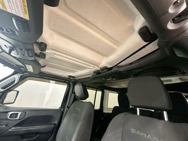 Used 2020 Black Jeep Unlimited Sahara image 17