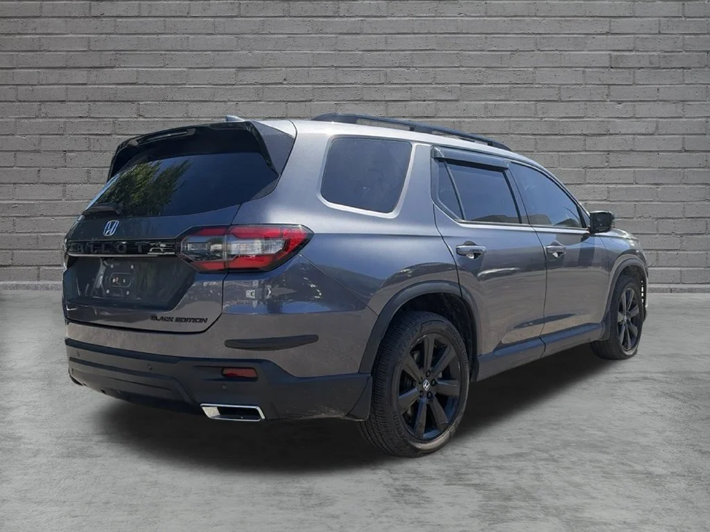 Certified Used 2025 Modern Steel Metallic Honda Black Edition image 4