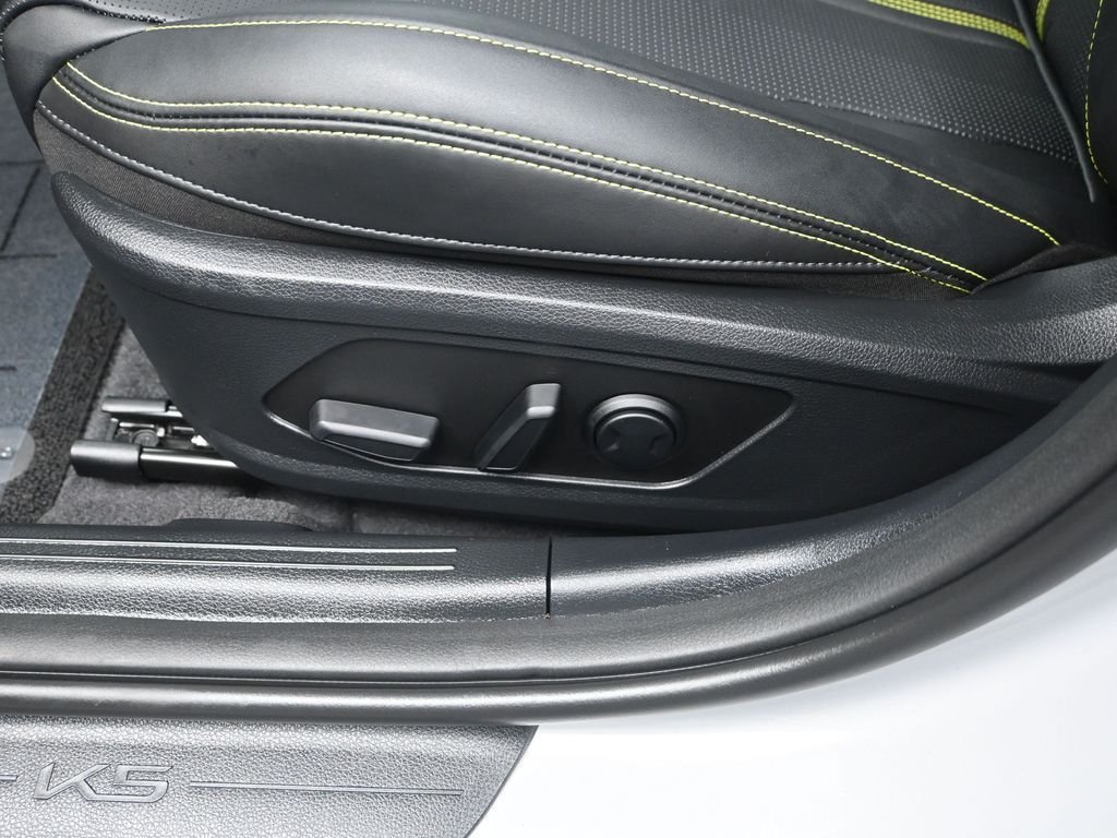 2026 Kia K5 GT - Photo 12
