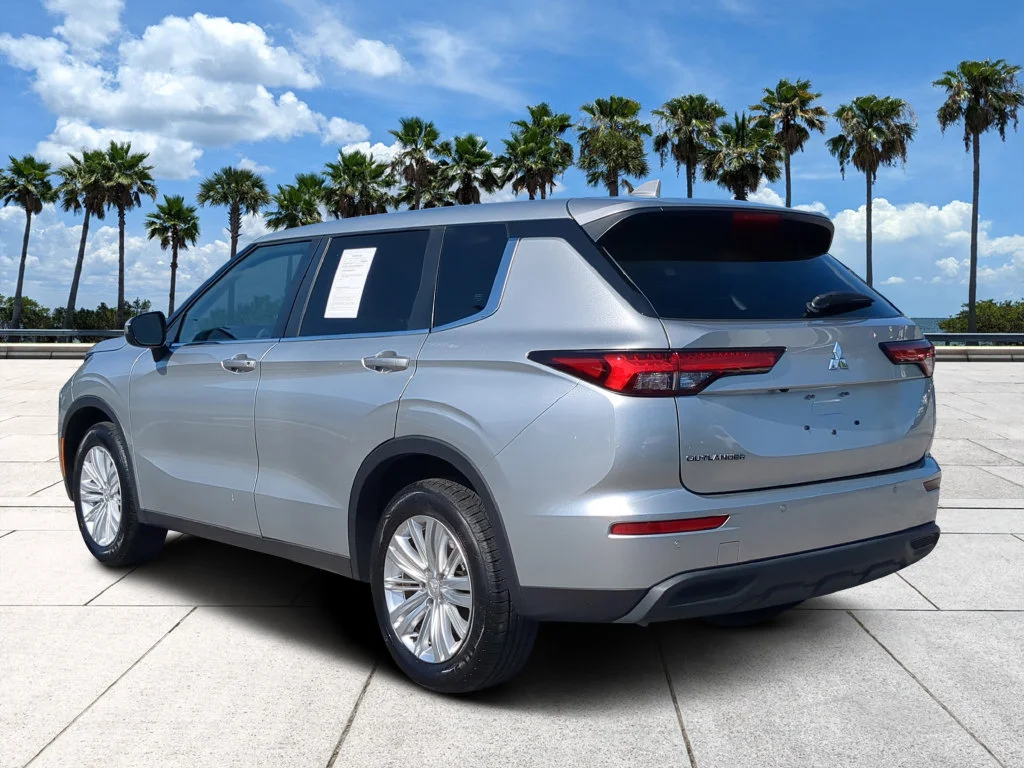 Used 2024 Silver Mitsubishi ES image 6
