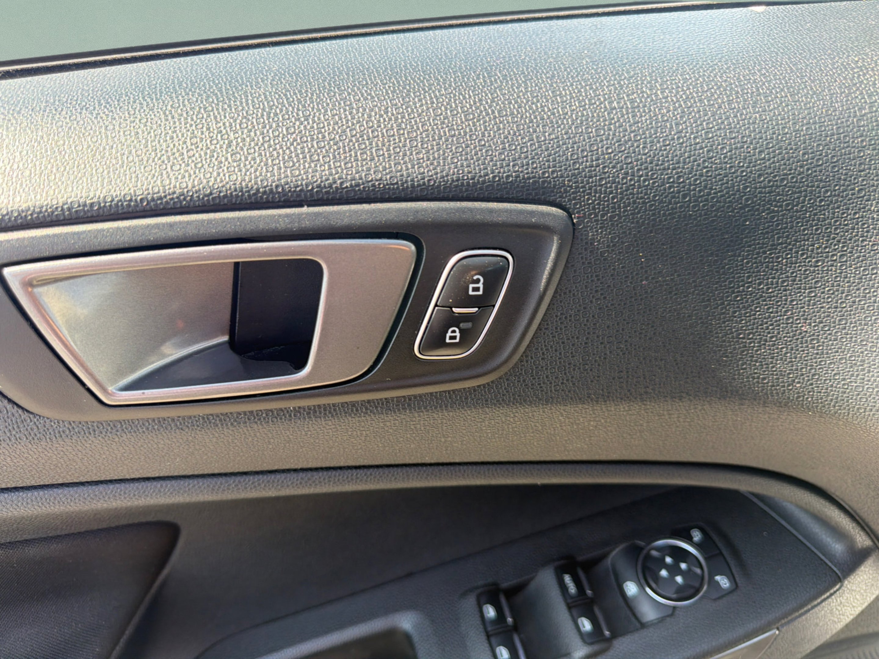 Used 2021 Shadow Black Ford SE image 16