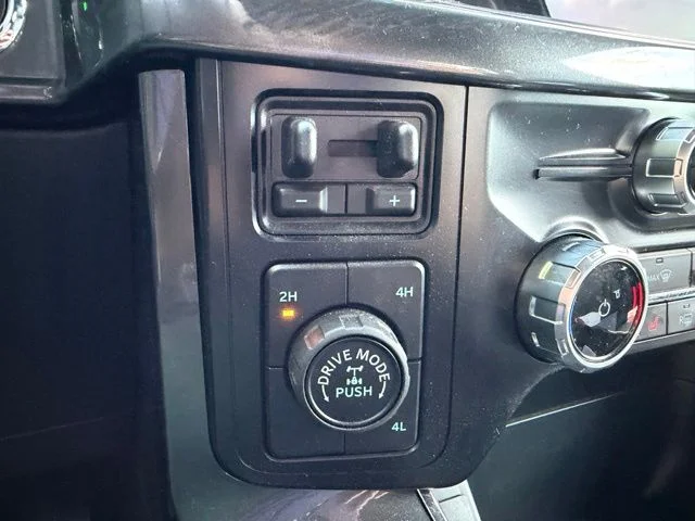 Used 2023 Black Ford XLT image 26