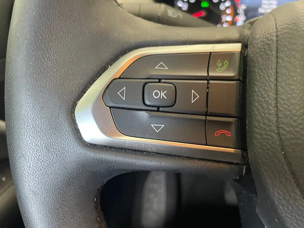 Used 2025 Black Jeep Latitude image 12