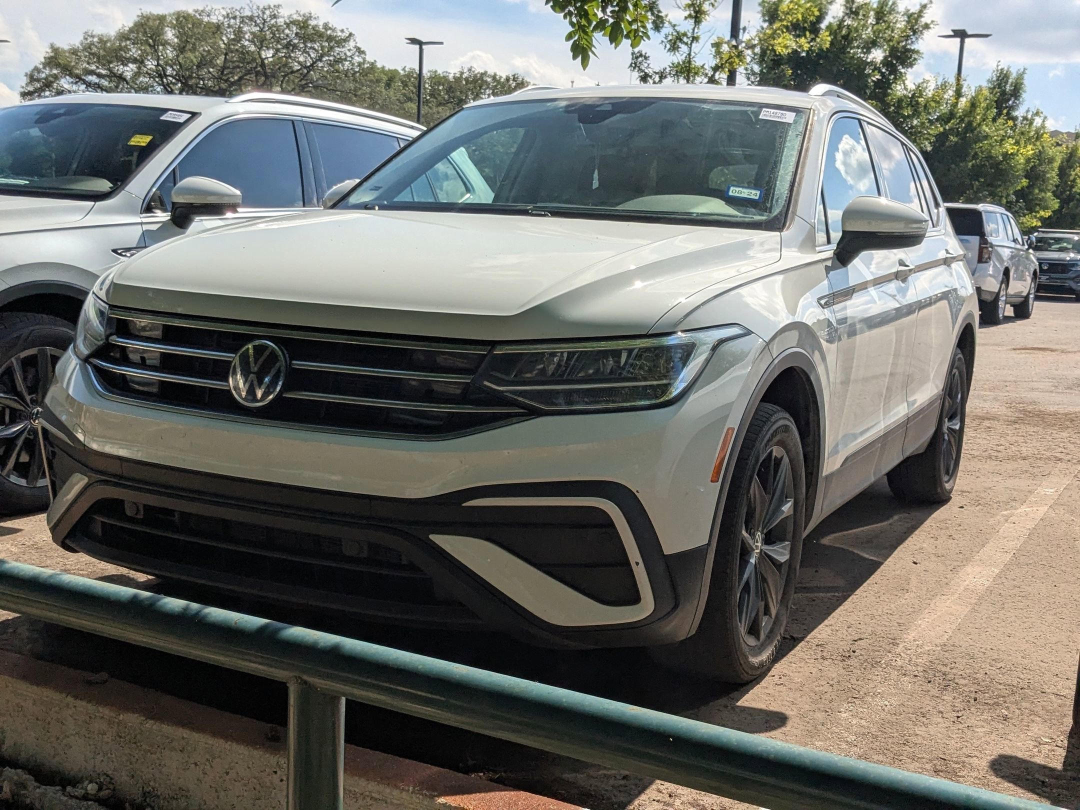 Certified Used 2022 Pure White Volkswagen SE image 4