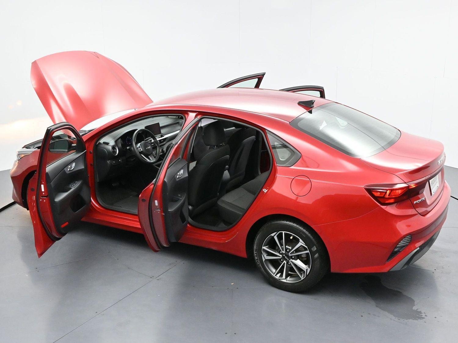 Used 2022 Currant Red Kia LXS image 35