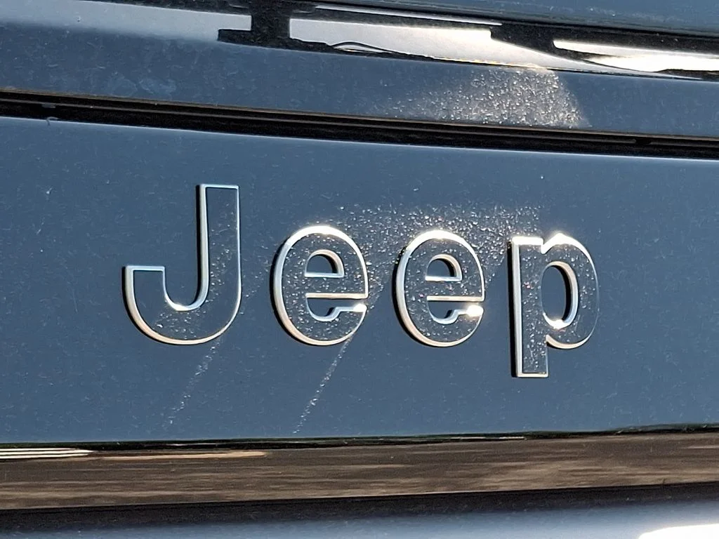 New 2026 High Gloss Black Exterior Paint Jeep 85th Anniversary Edition image 15