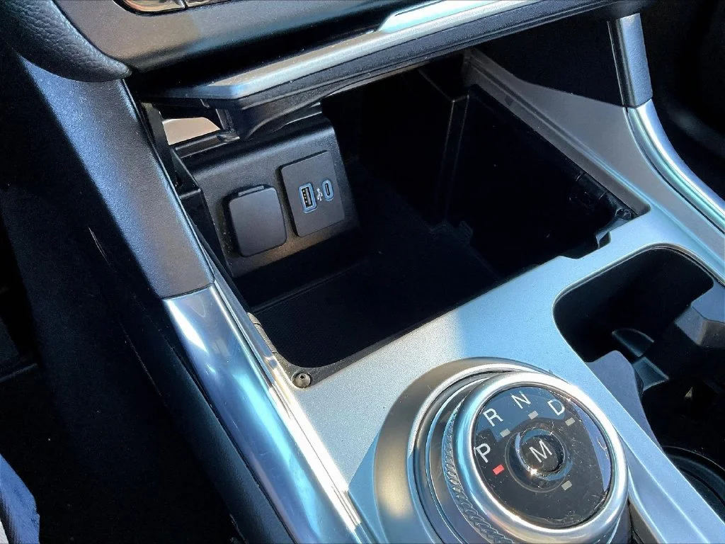 Used 2020 Blue Ford XLT image 16