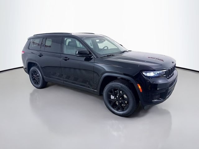 New 2025 Diamond Black Crystal Pearl-Coat Exterior Paint Jeep Altitude X image 1