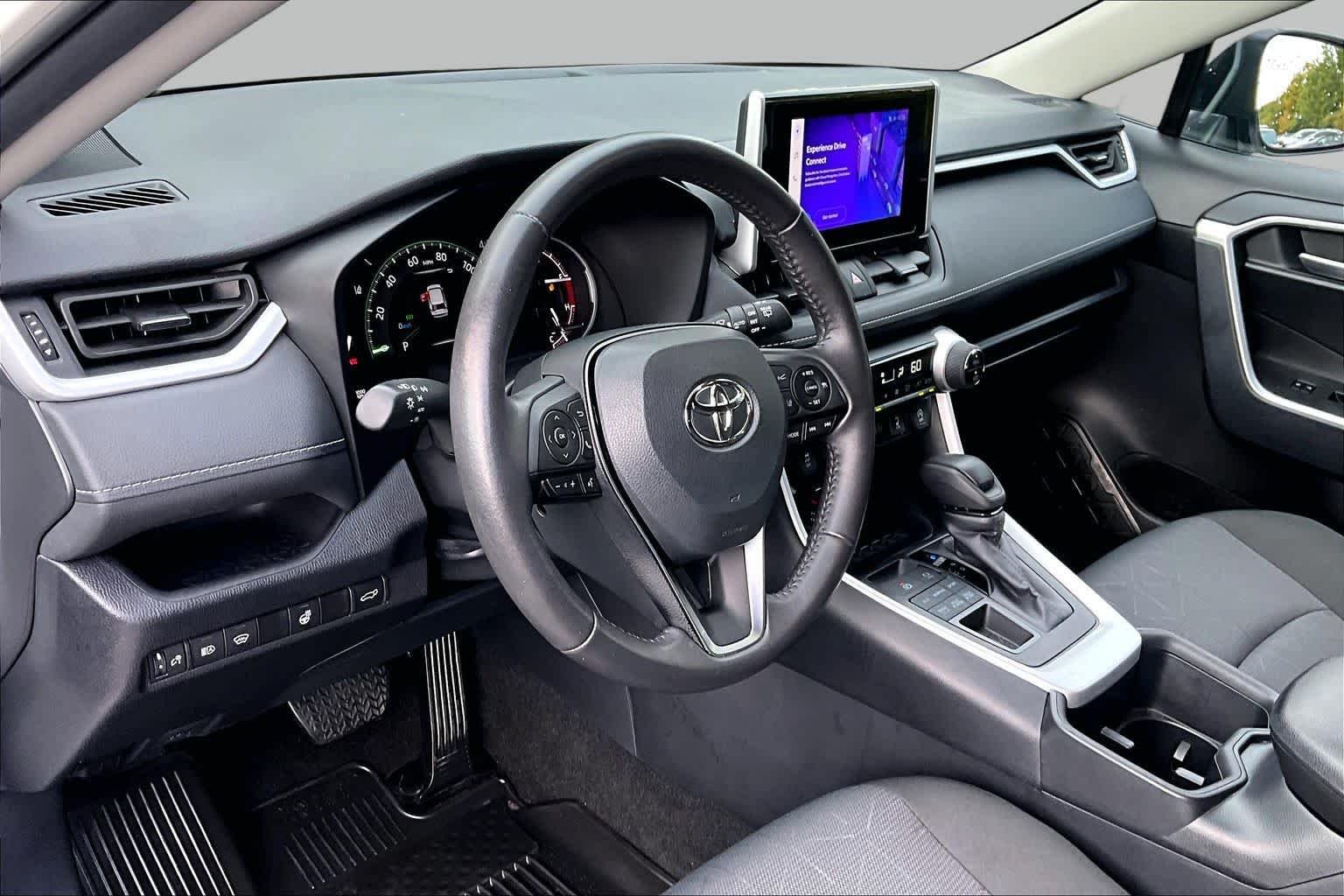 Used 2024 Ice Cap Toyota XLE image 17
