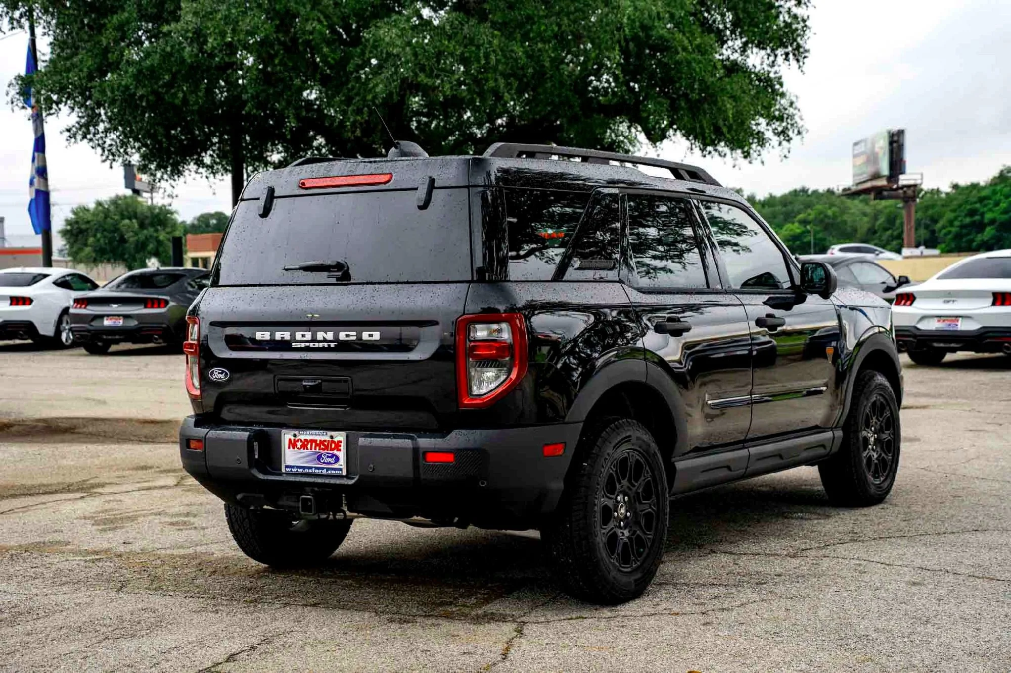 New 2026 Shadow Black Ford Badlands image 4