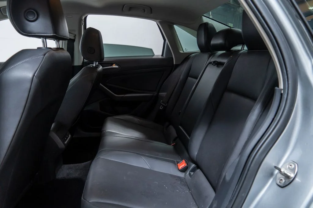 Used 2020 Silver Metallic Volkswagen SEL image 25
