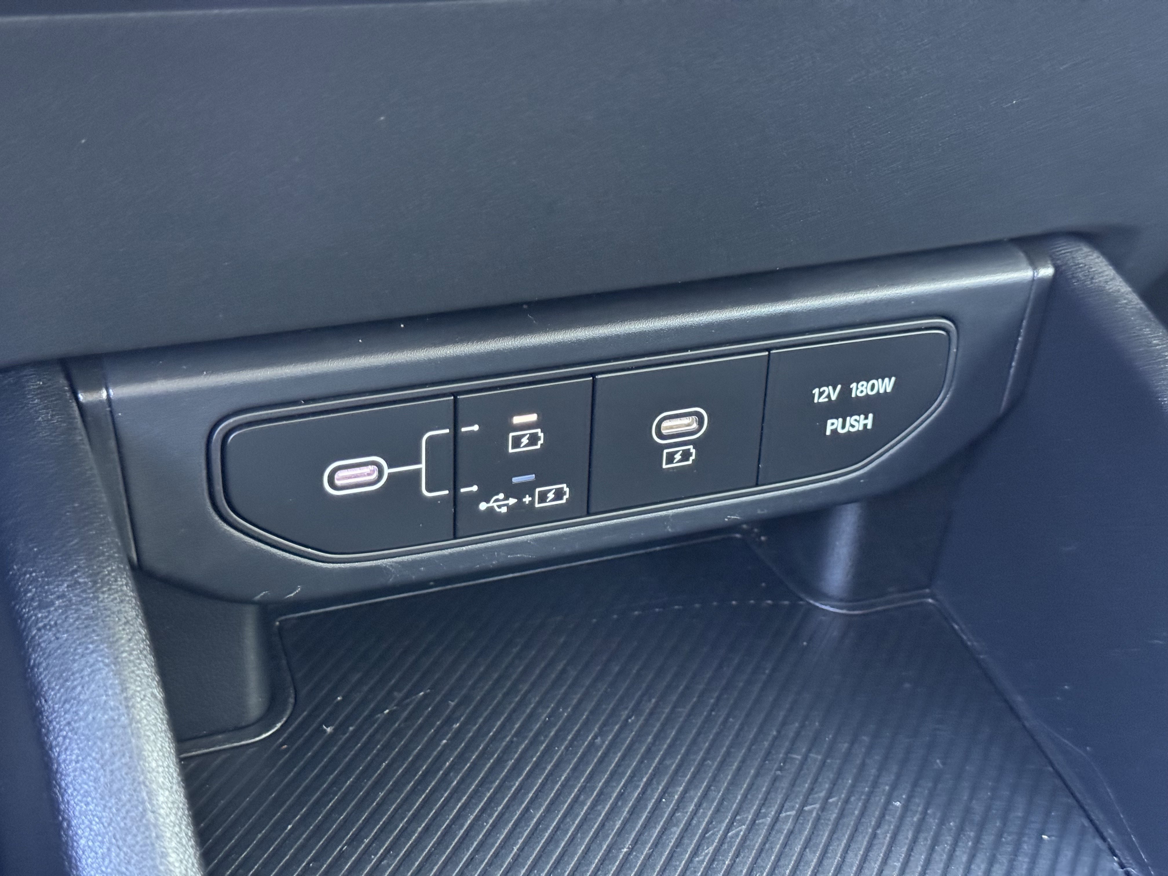 2025 Kia K4 LXS - Photo 28