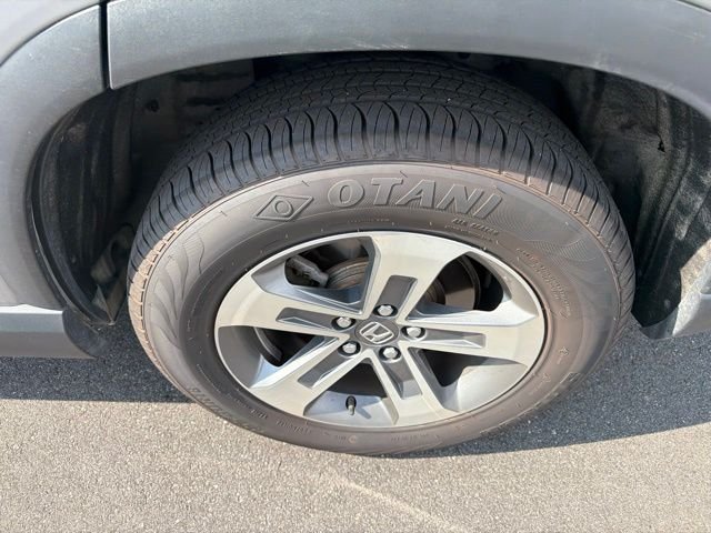Certified Used 2024 Lunar Silver Metallic Honda AWD EX-L image 27