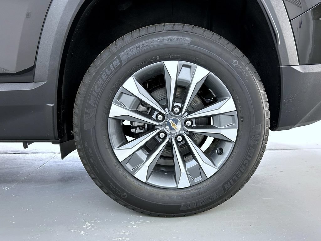New 2027 Mosaic Black Metallic Chevrolet LT image 22