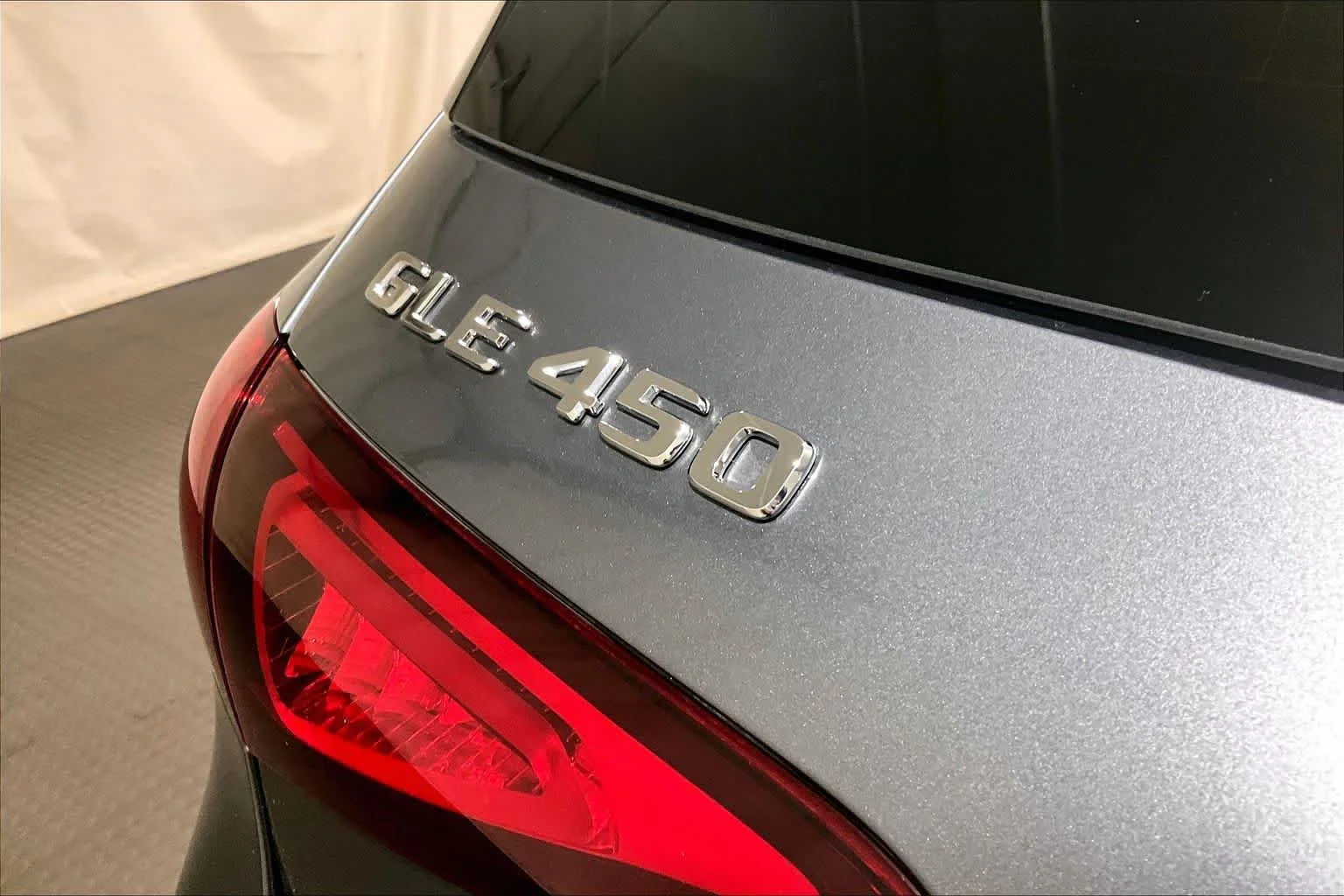 Used 2020 Selenite Grey Metallic Mercedes-Benz GLE 450 image 9