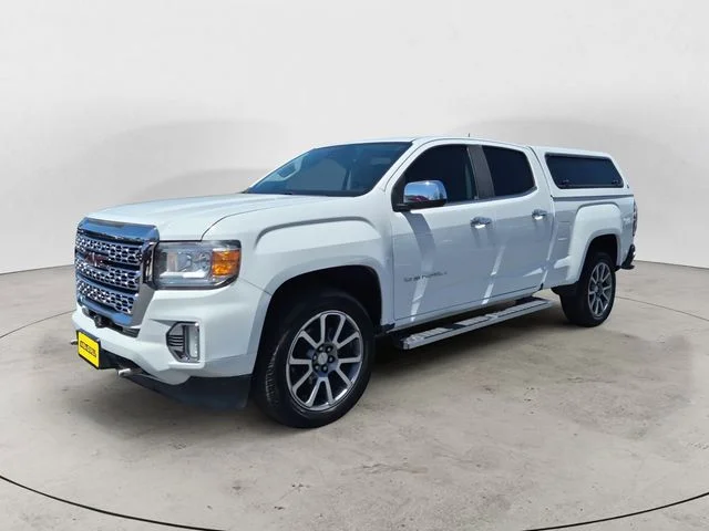 2022 GMC Canyon 4WD Denali Crew Cab Short Box's photo