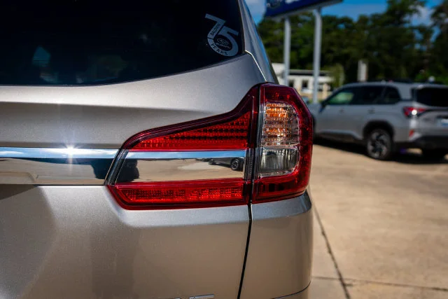 Used 2020 Tungsten Metallic Subaru Limited image 17