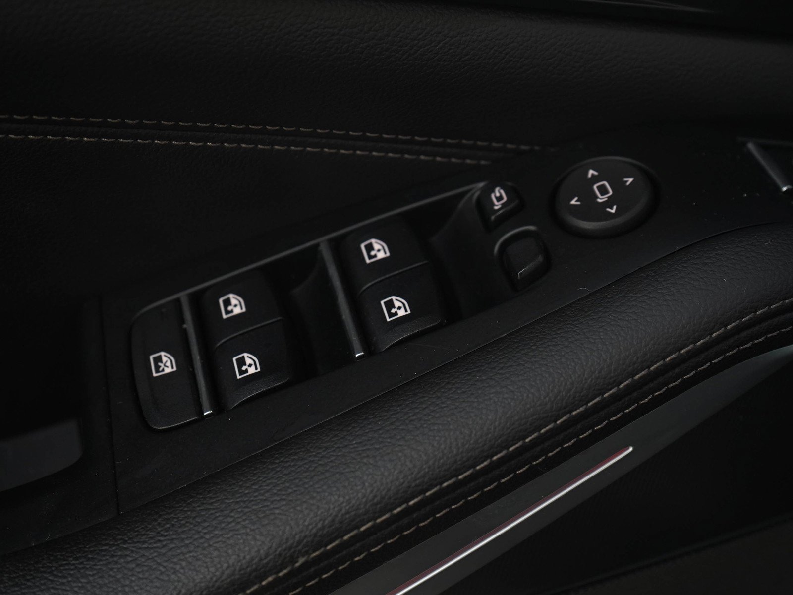 Used 2020 Black BMW xDrive40i image 23