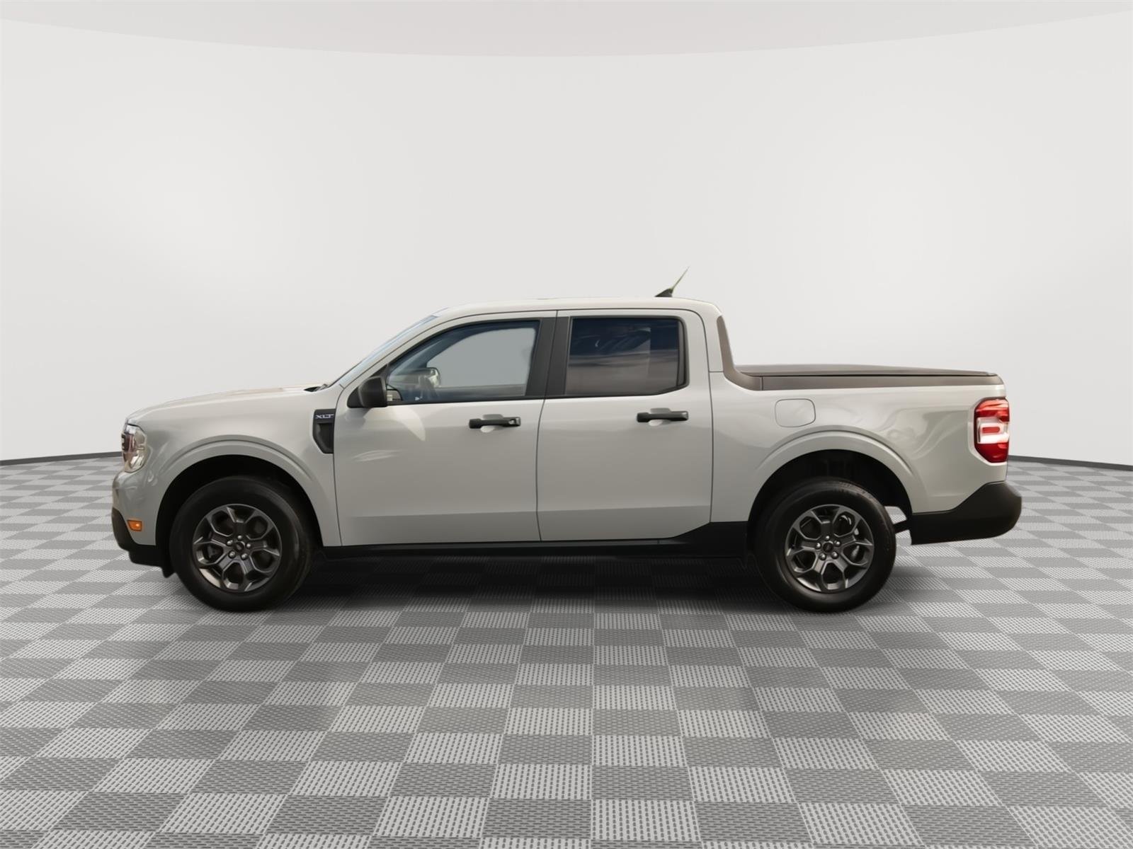 Used 2024 Atlas Blue Metallic Ford XLT image 19